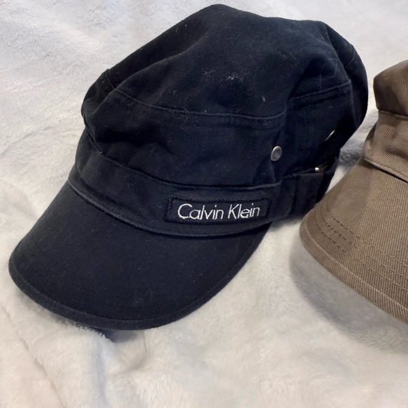 Calvin Klein Black and Tan Caps - Picture 2 of 8